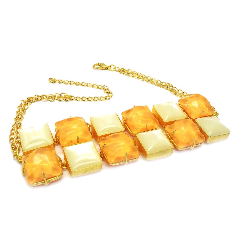 Eliaana Square Choker.